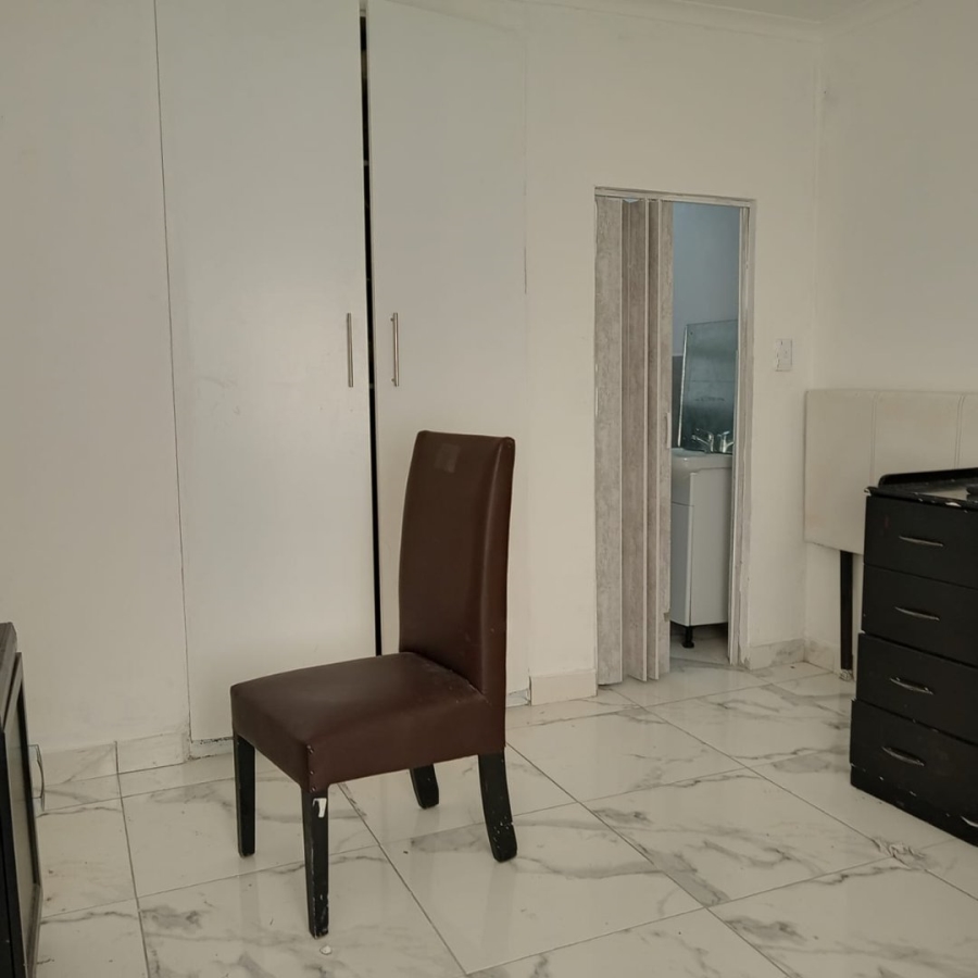To Let 1 Bedroom Property for Rent in Table View Western Cape